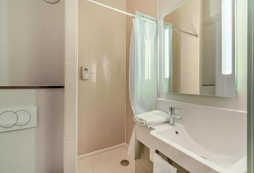 Четырехместный Номер Стандарт, B&b Hotel Salon De Provence