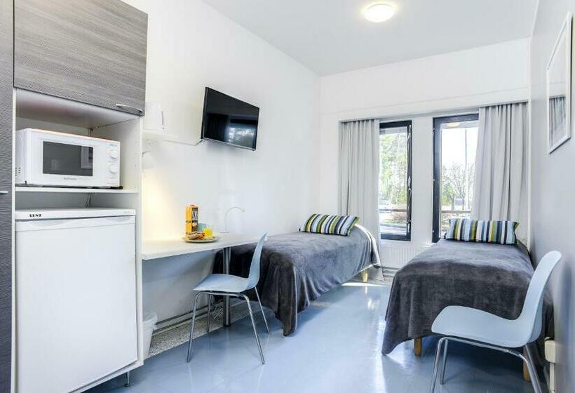 스탠다드 트리픔 룸 공동욕실, Forenom Hostel Vantaa Aviapolis