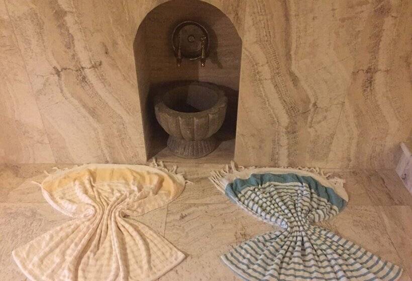 Полулюкс, Oread Cave Suites