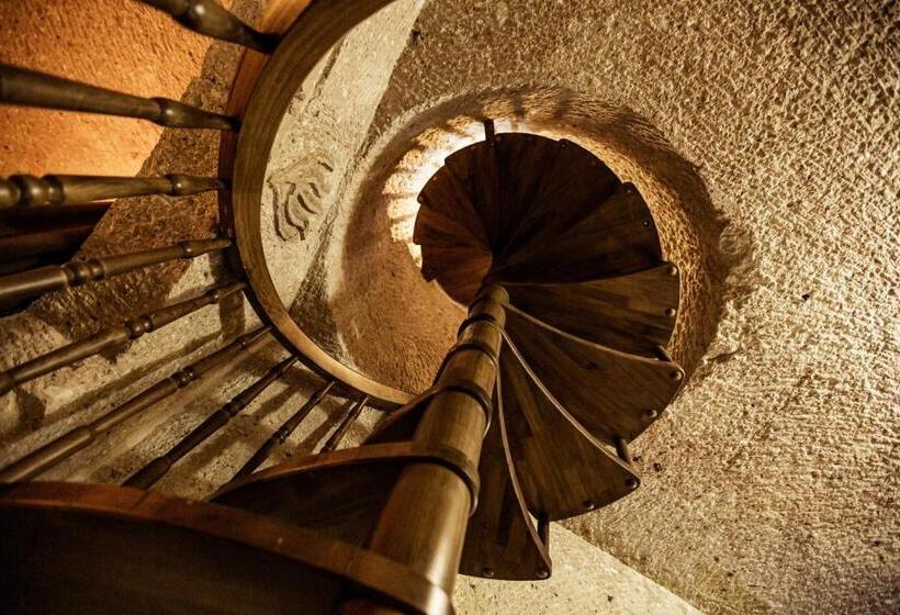 Люкс с Балконом, Oread Cave Suites