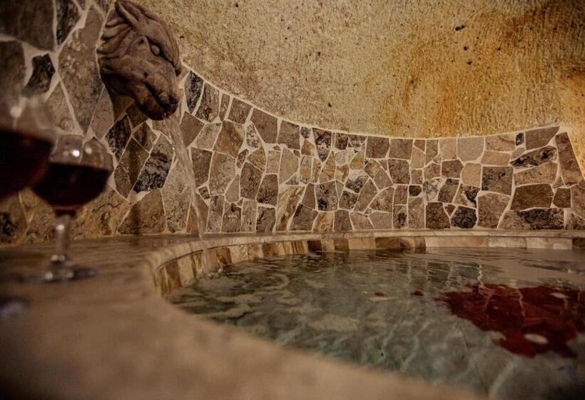 Полулюкс Повышенной Комфортности, Oread Cave Suites