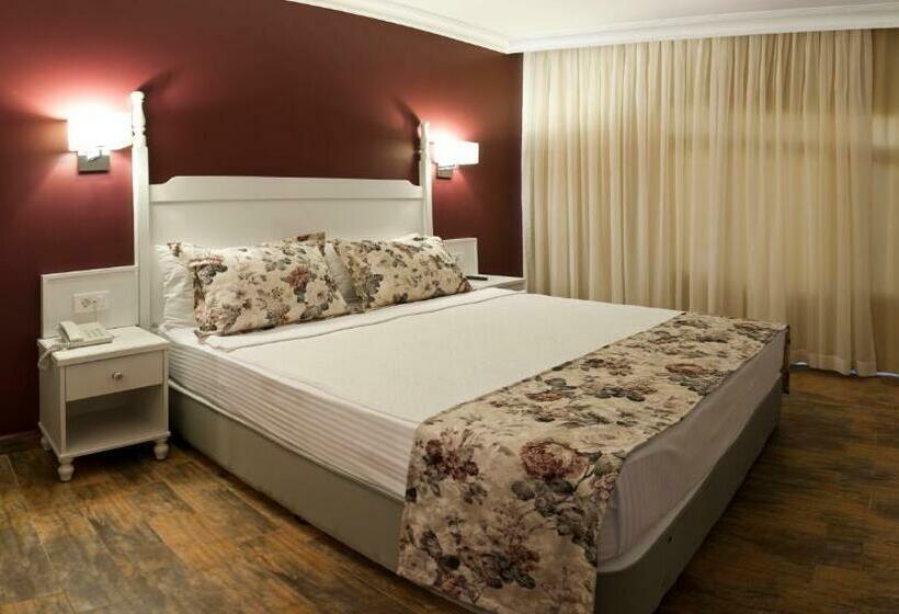 Номер Стандарт Вид на Бассейн, Olbios Marina Resort