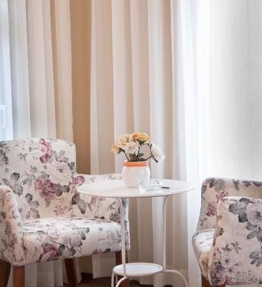 Люкс, Olbios Marina Resort