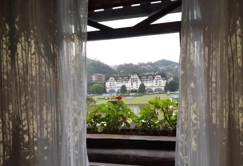 베이직 3인 룸, Gallardin Palace