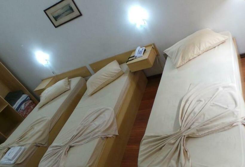 Quarto Triplo Estandar, St. John