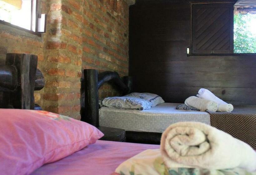 سوییت با چشم‌انداز دریا, Hostel Do Ceu