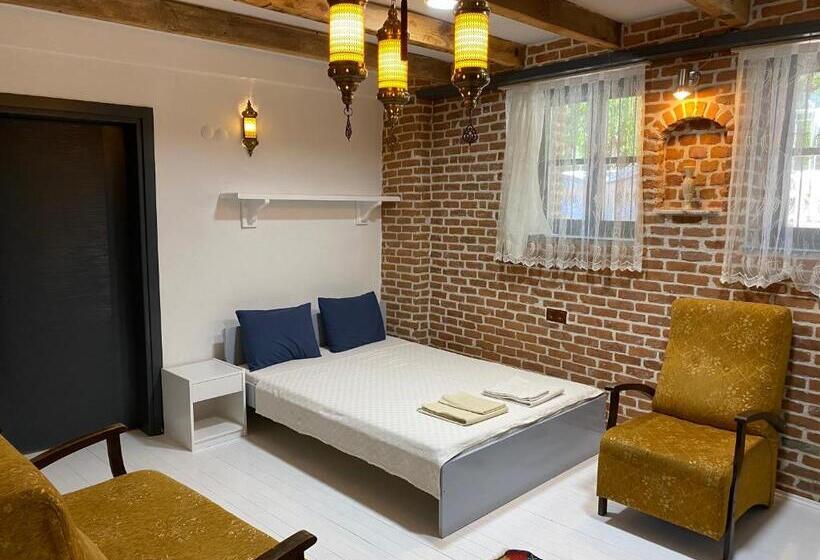 디럭스 패밀리 룸, Attalos Suites