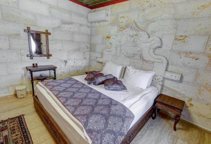 수피리어 룸, Hikmet's House