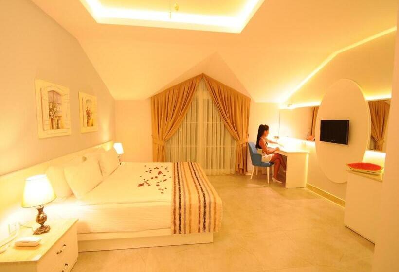 Номер Deluxe, Sea Breeze Hotel And Apartments