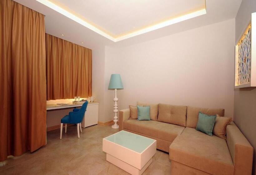 Люкс, Sea Breeze Hotel And Apartments