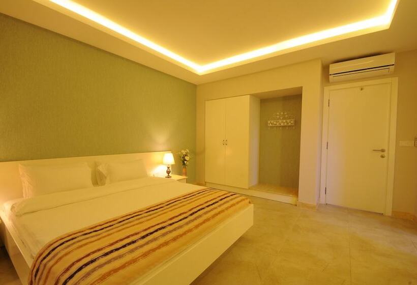 Люкс, Sea Breeze Hotel And Apartments