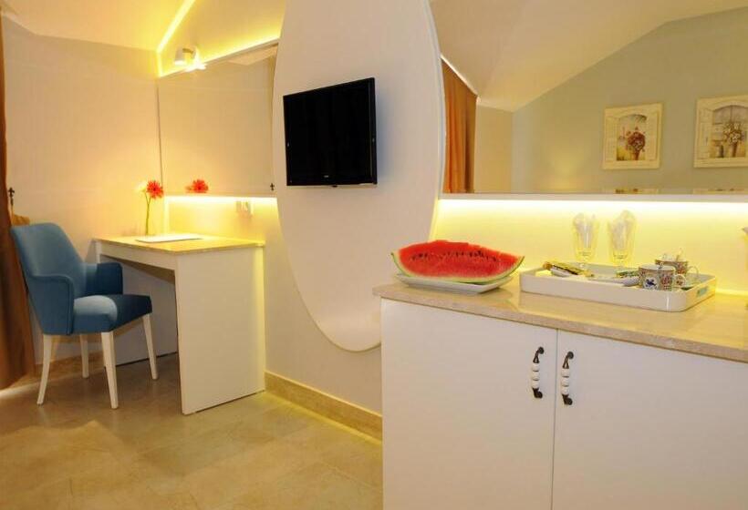 Номер Deluxe, Sea Breeze Hotel And Apartments