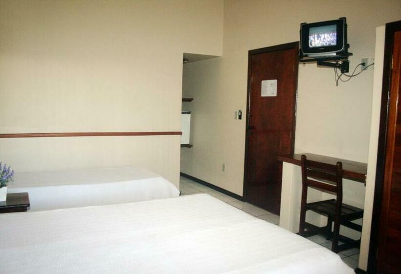 Quarto Estandar, Taperapuan Praia
