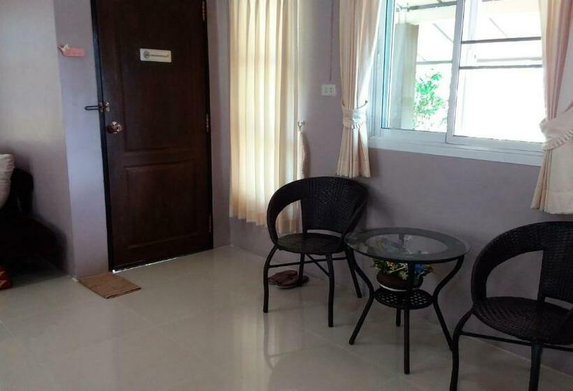 Номер Стандарт Вид на Сад, Bansuanrachawadee B&b
