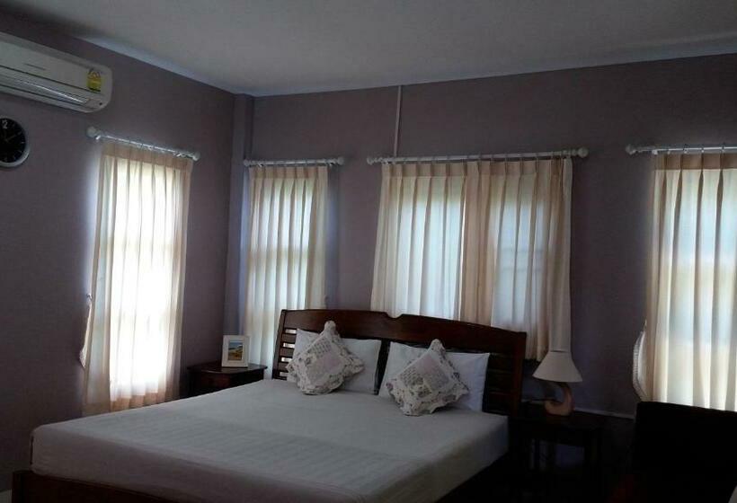 Номер Стандарт Вид на Сад, Bansuanrachawadee B&b