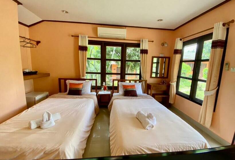 Номер Стандарт, Baan Phuthadol