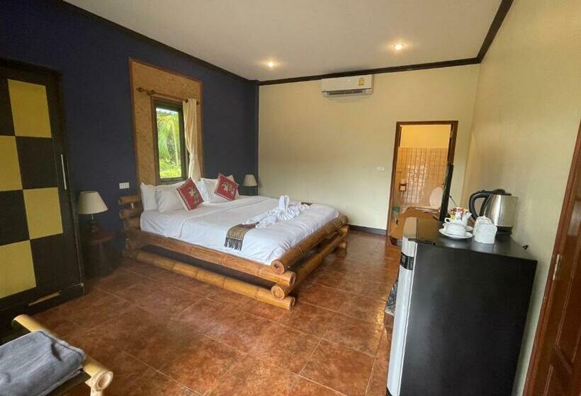 غرفة قياسية مطلّة علي حمام السباحة, Garden Resort