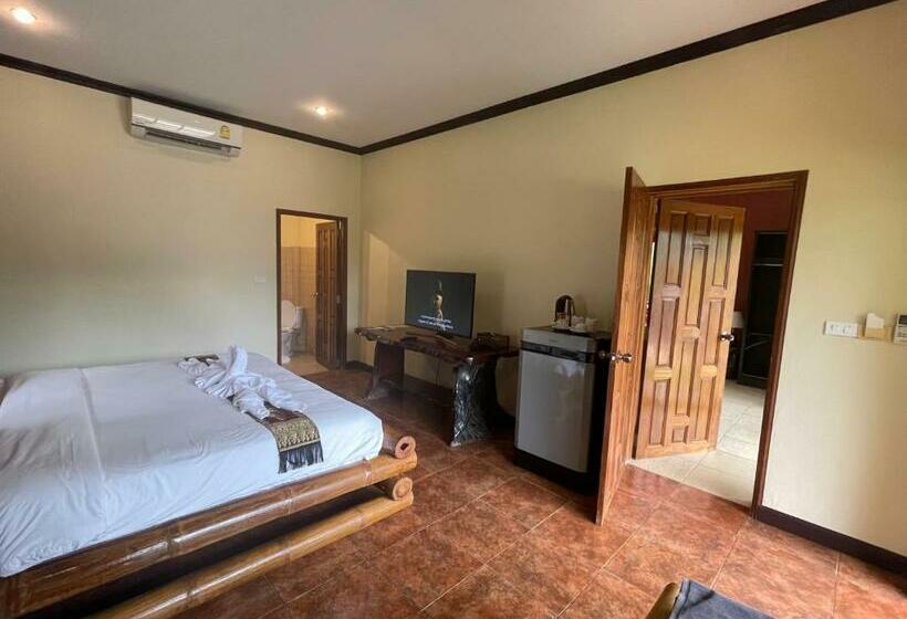 بنجلو عائلى, Garden Resort