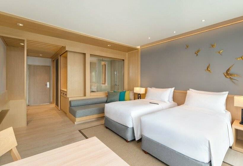 Номер Deluxe Вид на Бассейн, Le Meridien Khao Lak Resort & Spa