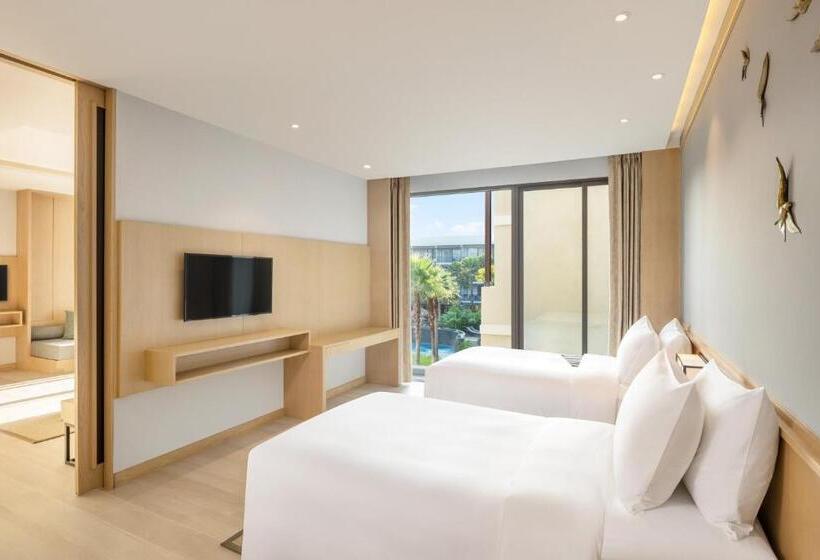 Семейный Номер Вид на Бассейн, Le Meridien Khao Lak Resort & Spa