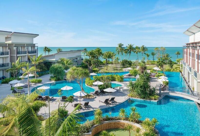 Номер Deluxe Вид на Бассейн, Le Meridien Khao Lak Resort & Spa