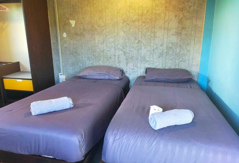 חדר סטנדרט, 9 Hostel