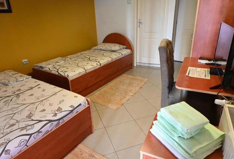 اتاق استاندارد سه نفره, Apartments Imper   Imd