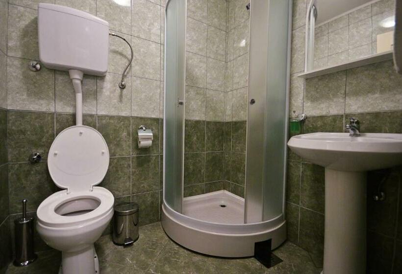اتاق استاندارد سه نفره, Apartments Imper   Imd
