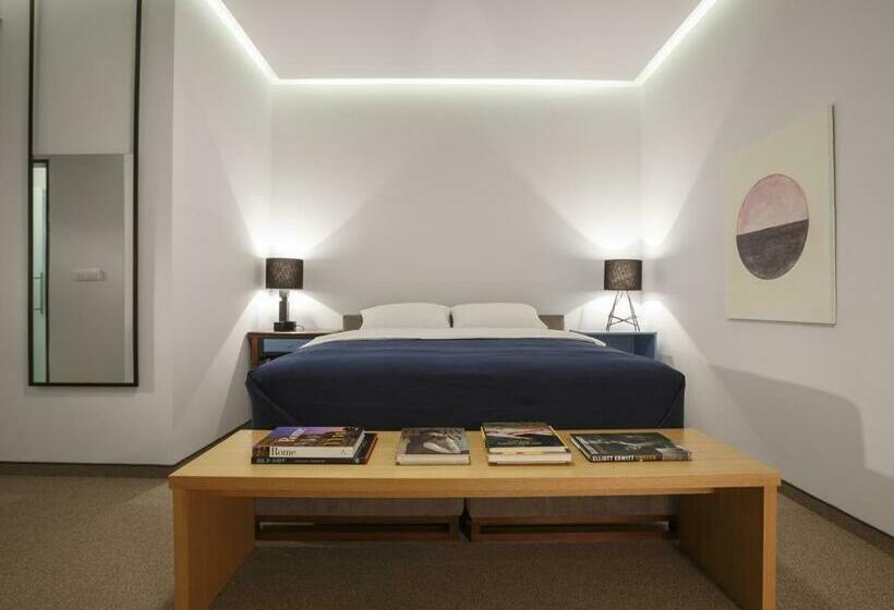 이코노미 룸, Savamala B&b