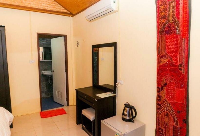Бунгало Deluxe, Isara Lanta Beach Resort