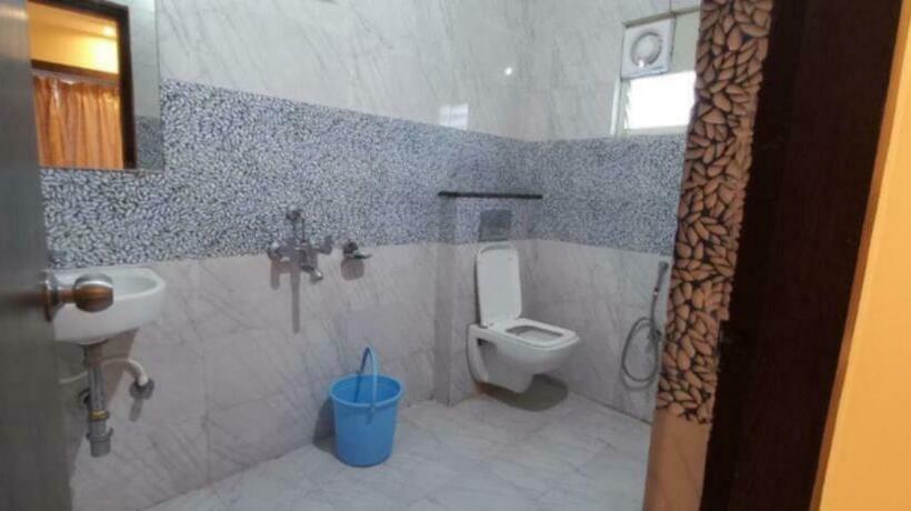 Номер Deluxe Кровать Кинг, Mor Hotel Home Town  Lift  Wifi With Restaurant Facilities  Near Temple & Golden Beach Best Selling