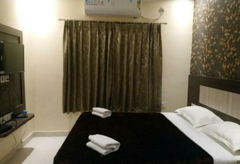 Номер Deluxe Кровать Кинг, Mor Hotel Home Town  Lift  Wifi With Restaurant Facilities  Near Temple & Golden Beach Best Selling