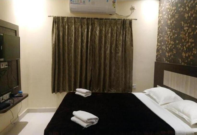 Номер Deluxe Кровать Кинг, Mor Hotel Home Town  Lift  Wifi With Restaurant Facilities  Near Temple & Golden Beach Best Selling