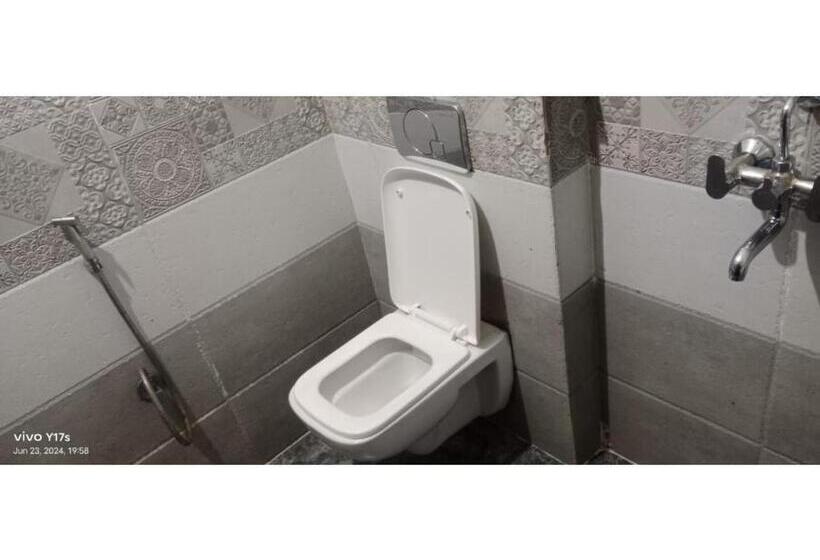 Номер Deluxe Кровать Кинг, Mor Hotel Home Town  Lift  Wifi With Restaurant Facilities  Near Temple & Golden Beach Best Selling