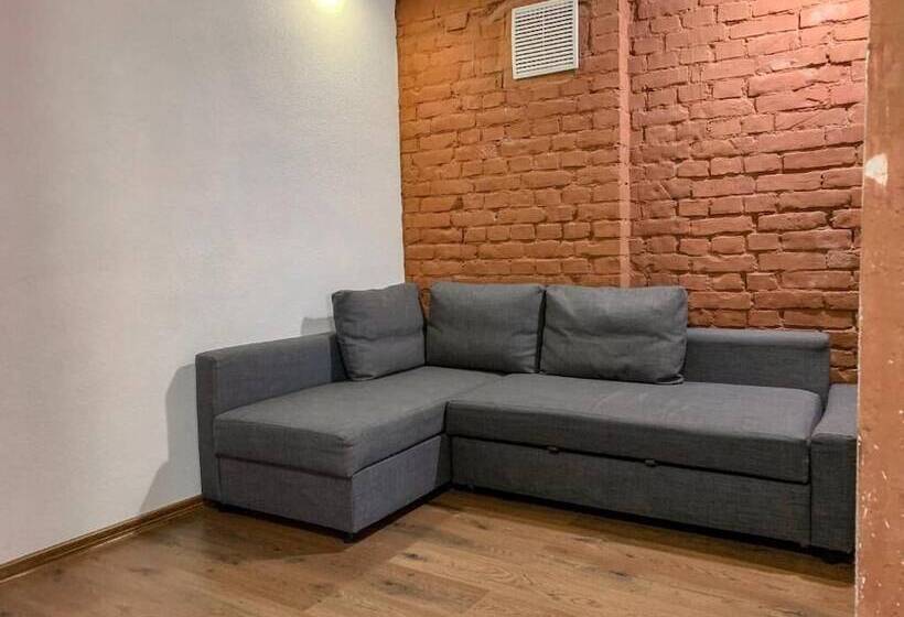 آپارتمان خانوادگی, Apartment Vyborg