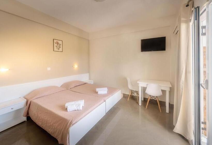 디럭스 스튜디오, Chandris Apartments