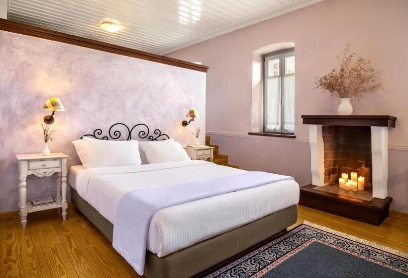 Family Suite, Archontiko Parnassus Dadi