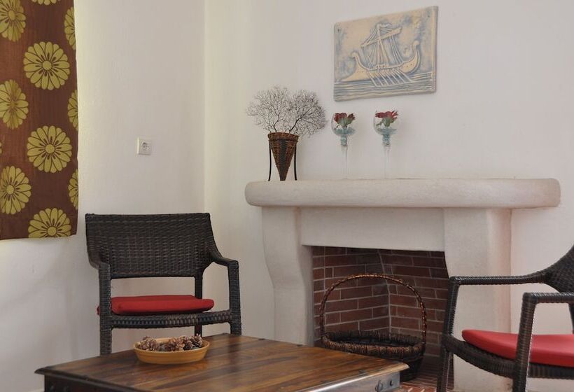 Люкс 2 Спальни, Quartano Suites By Heliessa, Adults Only