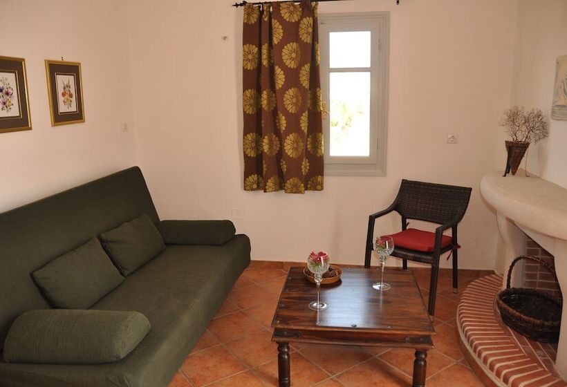 Люкс 2 Спальни, Quartano Suites By Heliessa, Adults Only