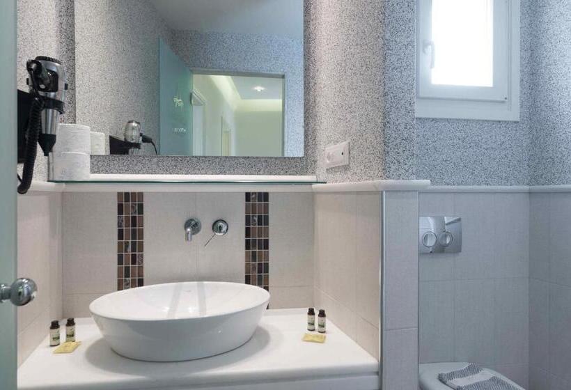 2 Bedrooms Suite Sea View, Villa Adriana
