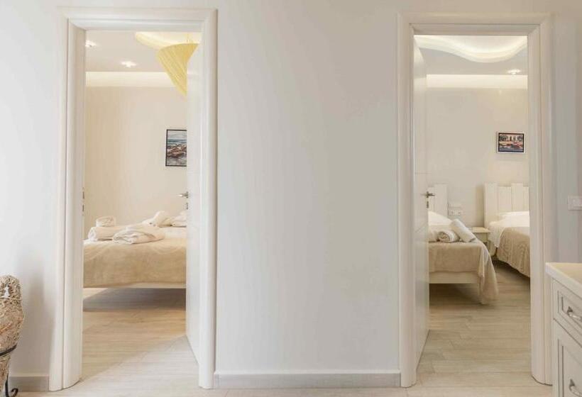 2 Bedrooms Suite Sea View, Villa Adriana