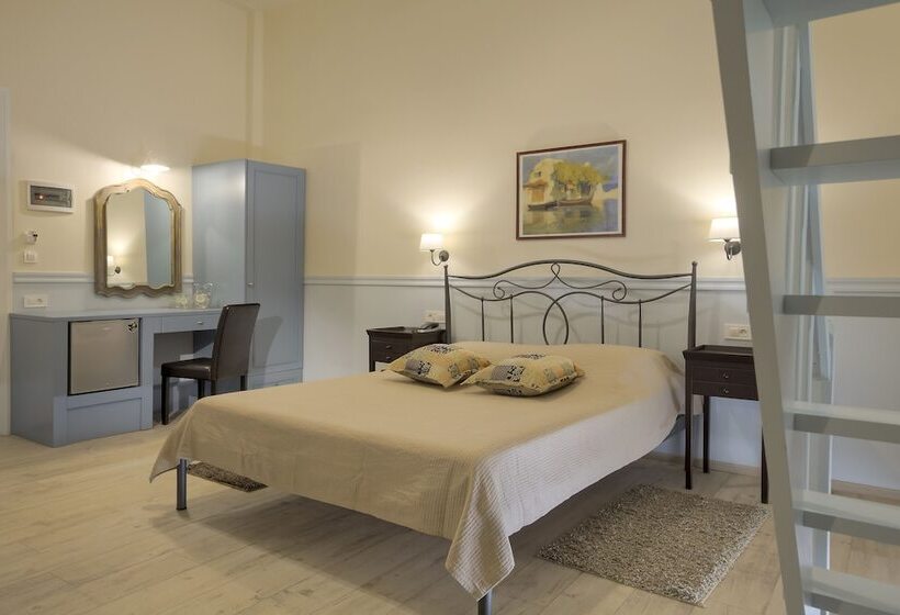 Quarto Familiar, Omorfi Poli