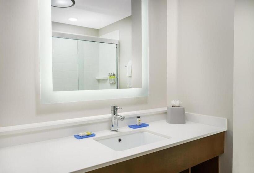 适合残疾人使用的标准间, Holiday Inn Express & Suites Oakhurst Yosemite Park Area, An Ihg