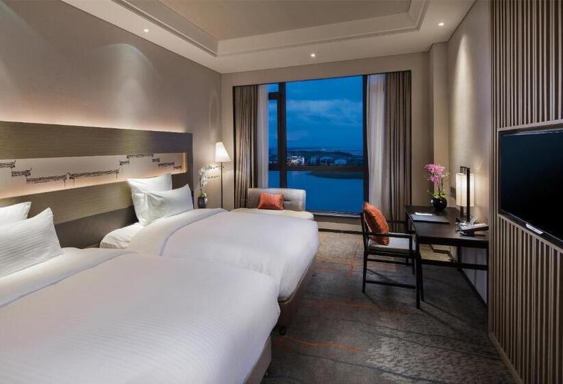 Номер Deluxe Вид на Озеро, Pullman Hefei Sunac