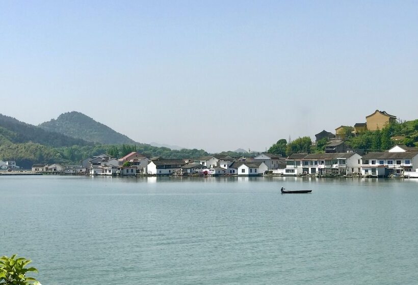 Номер Базовый Двуспальная Кровать, Hilton Ningbo Dongqian Lake
