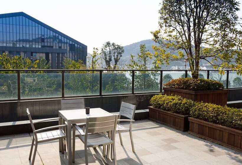 Номер Executive, Hilton Ningbo Dongqian Lake