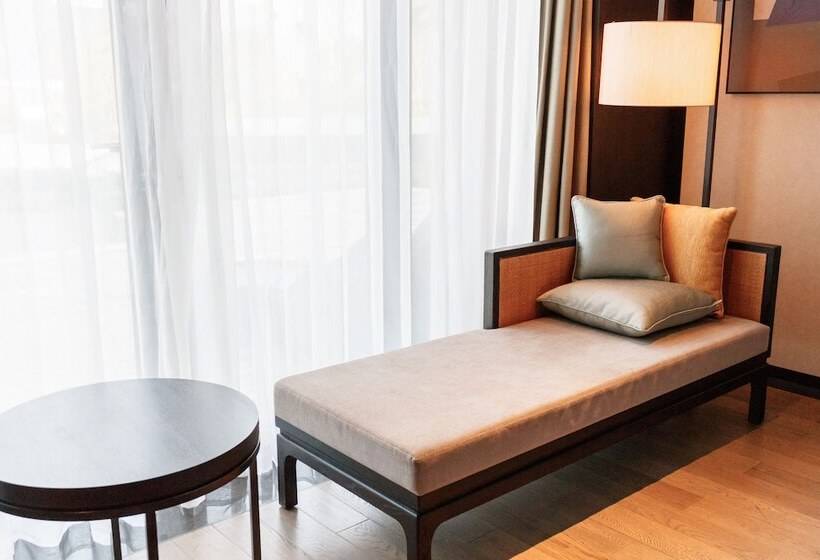 Номер Executive, Hilton Ningbo Dongqian Lake