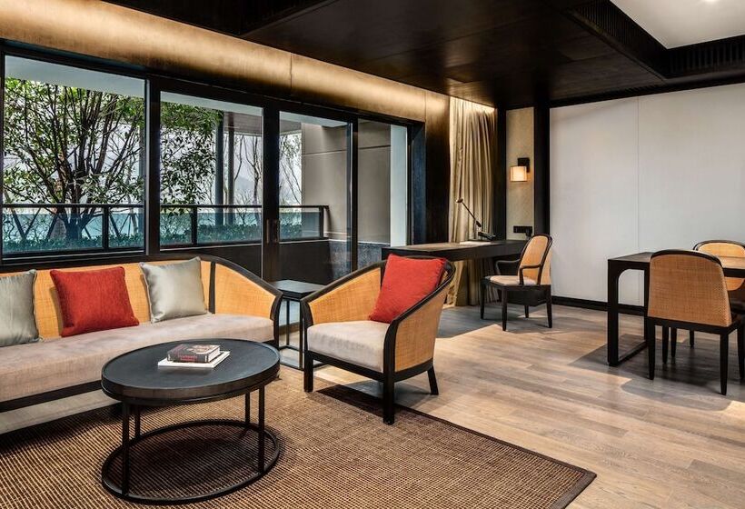 Президентский Люкс, Hilton Ningbo Dongqian Lake