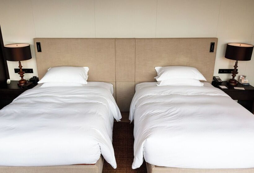 Номер Executive, Hilton Ningbo Dongqian Lake