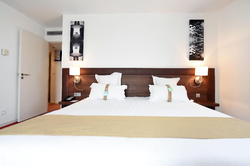 اتاق استاندارد چهار تخته, Dragon House B&b